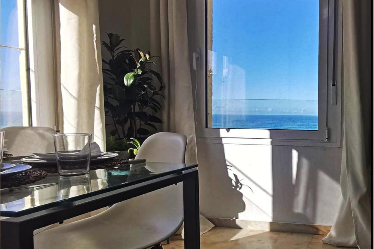 Romantica Vista Al Paseo Maritimo De Cádiz Exteriör bild
