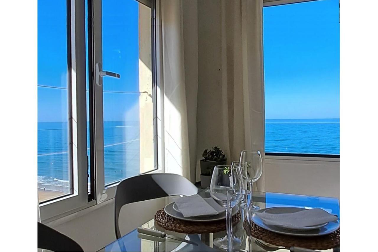 Romantica Vista Al Paseo Maritimo De Cádiz Exteriör bild