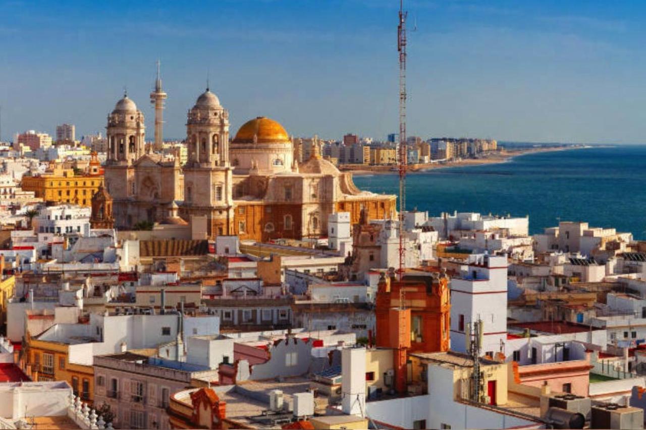 Romantica Vista Al Paseo Maritimo De Cádiz Exteriör bild