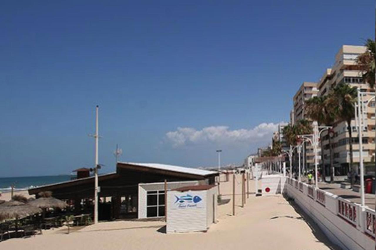 Romantica Vista Al Paseo Maritimo De Cádiz Exteriör bild